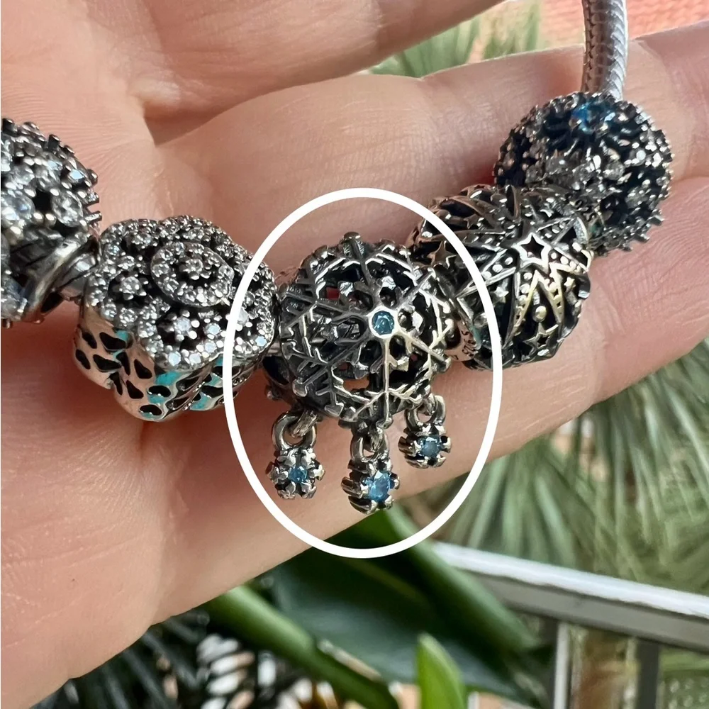 Icy Snowflake Drop Charm